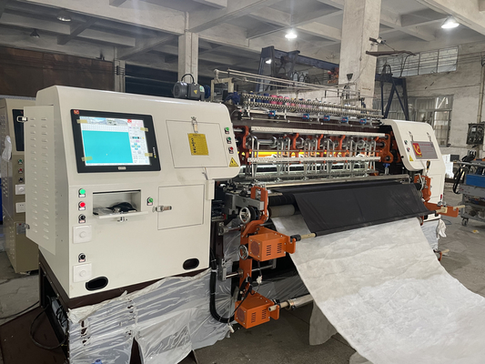 82 Inch Multi Needle Quilting Machine Độ chính xác cao và hiệu suất mượt mà 3 hàng kim