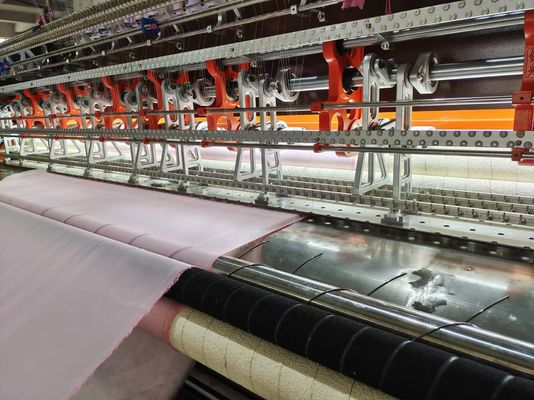 Máy làm chăn 82 inch với thiết bị cắt cạnh