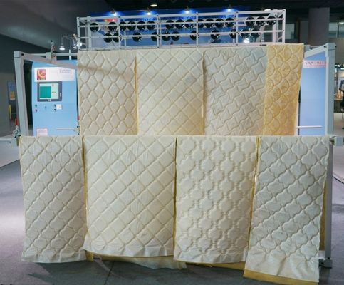 Máy quilt chuyên nghiệp chính xác cao và độ cứng cao với thanh vít nhập khẩu Tốc độ may tối đa 1400 R / min
